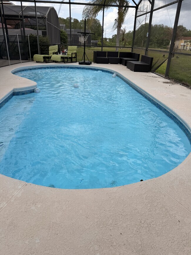 Building Photo - 1112 Pine Ridge Dr