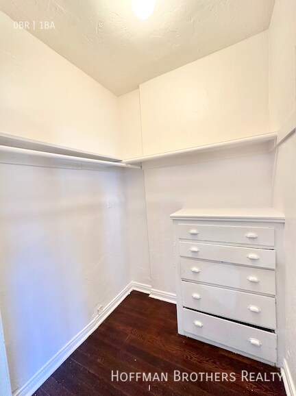 Building Photo - 3048 W 12th St