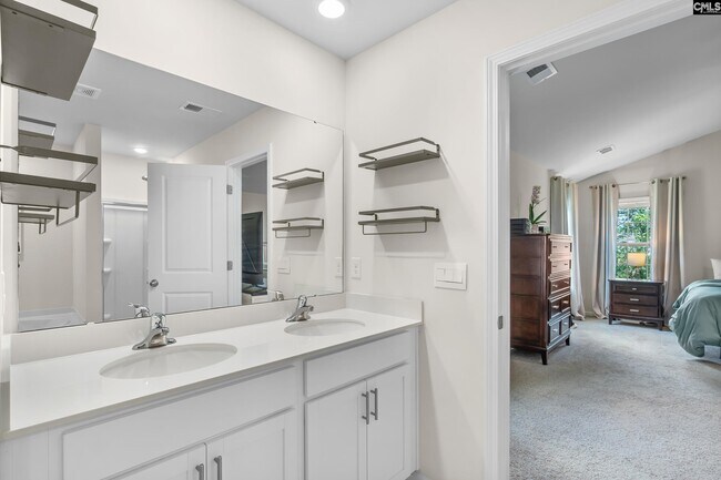 Building Photo - 810 Marigold Ln