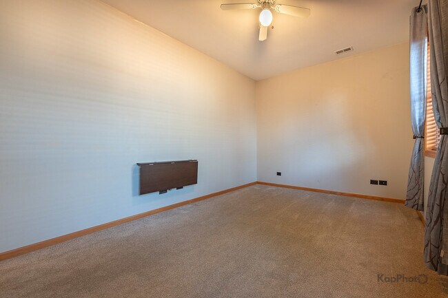 Building Photo - 519 S Maplewood Ave