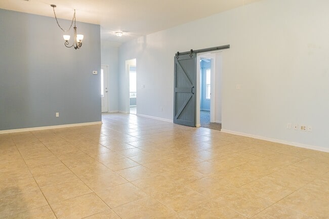 Building Photo - 112 Celtic Wedding Dr