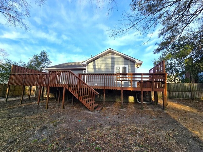 Building Photo - 740 Marigold St