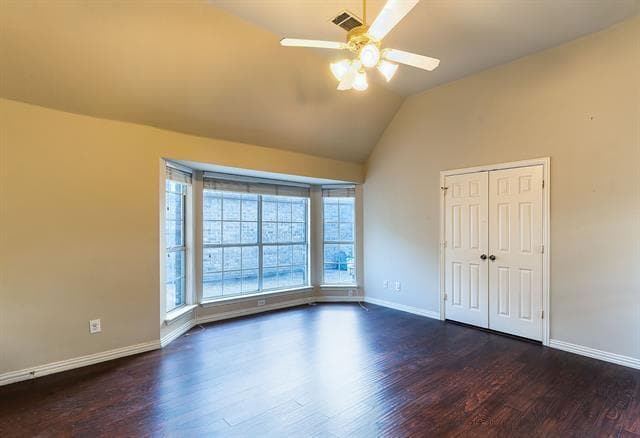 Building Photo - 9611 E Oaks Ln
