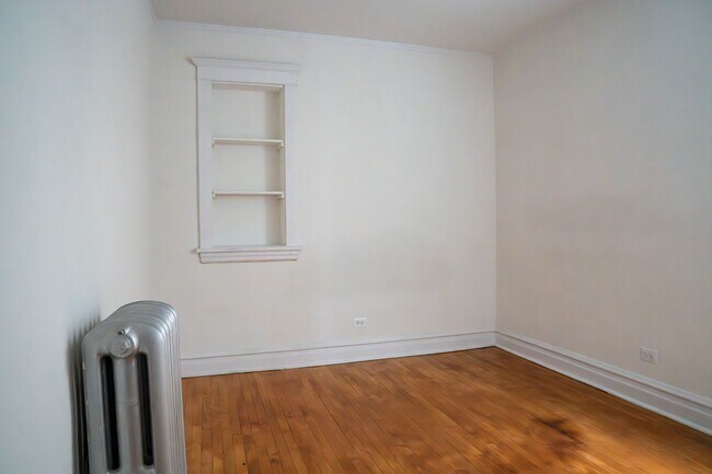 Building Photo - Little Albany