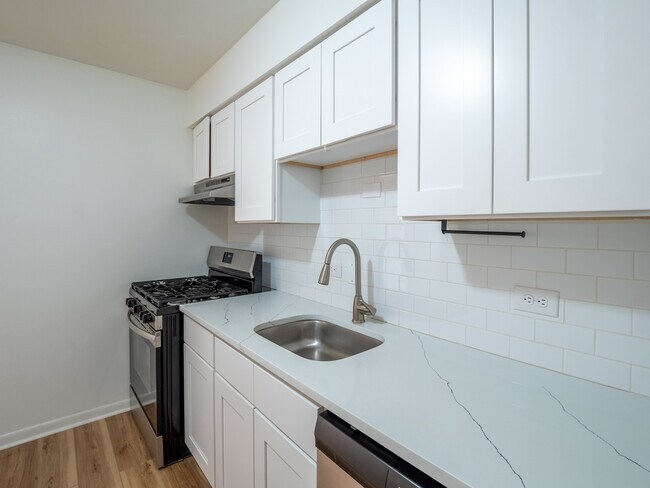 Building Photo - 9662 Golf Terrace