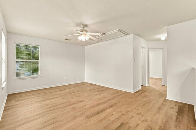 Building Photo - 2703 Skyview Glen Ct