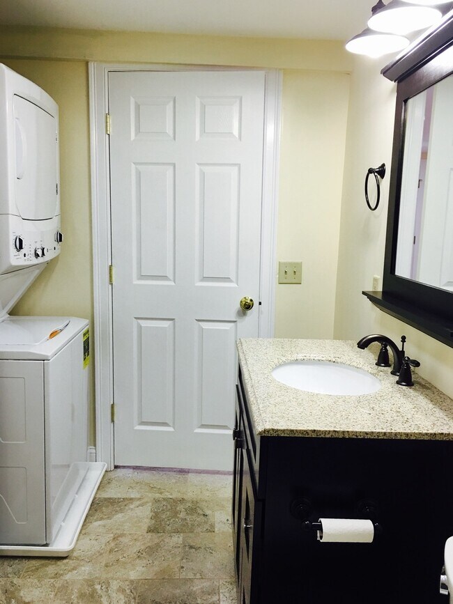 Building Photo - 158 North St