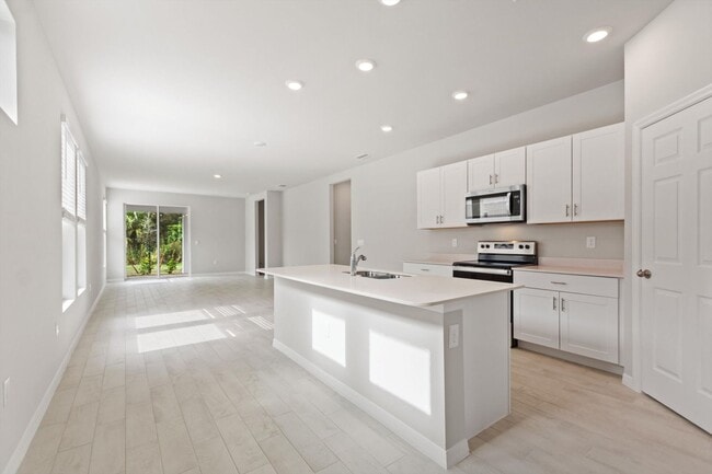 Building Photo - Deposit-Free! Modern, energy efficient hom...