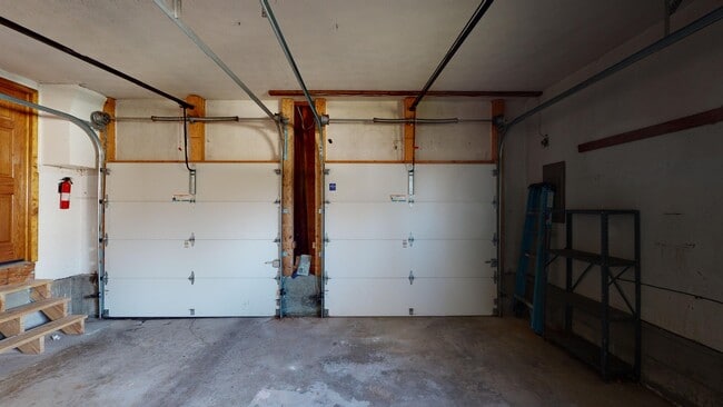 Building Photo - 3922 Ridgedale Dr