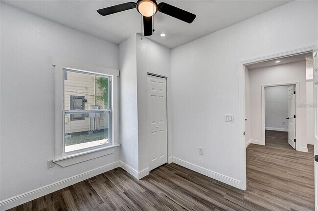 Building Photo - 1622 Ballard Park Dr