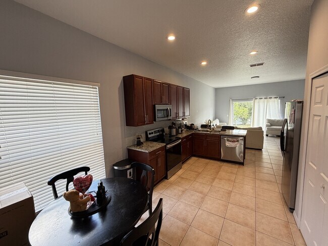 Building Photo - 3435 Kayla Cir