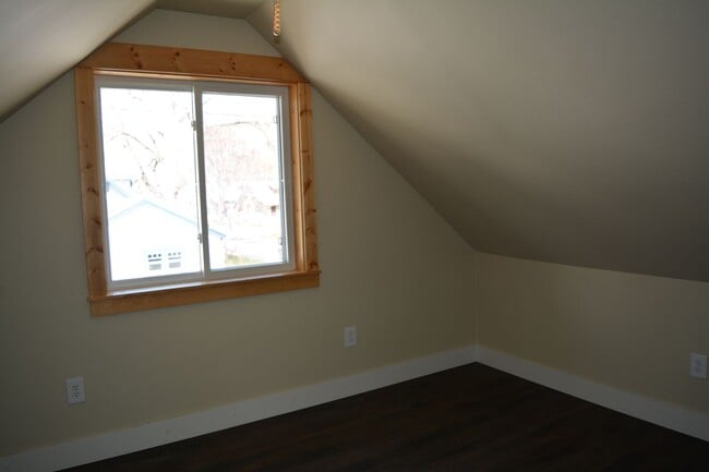 Building Photo - 3 Bed 2 Bath Beautiful Craftsman Home in Missoula $2,900/month