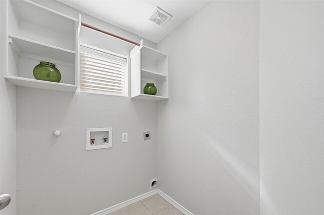 Building Photo - 9842 Wake Bridge Dr