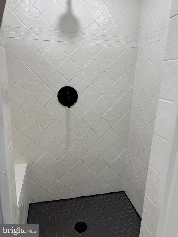 Building Photo - 725 W Mt Vernon St