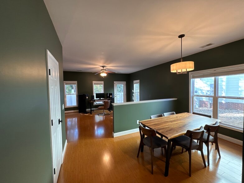 Building Photo - 1917 Wayne St