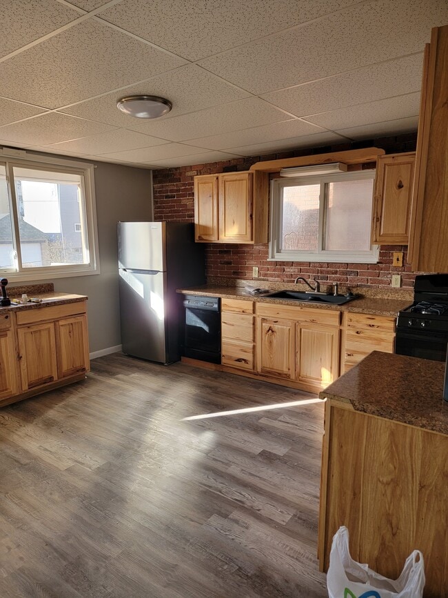 Building Photo - 307 Rustic Ave