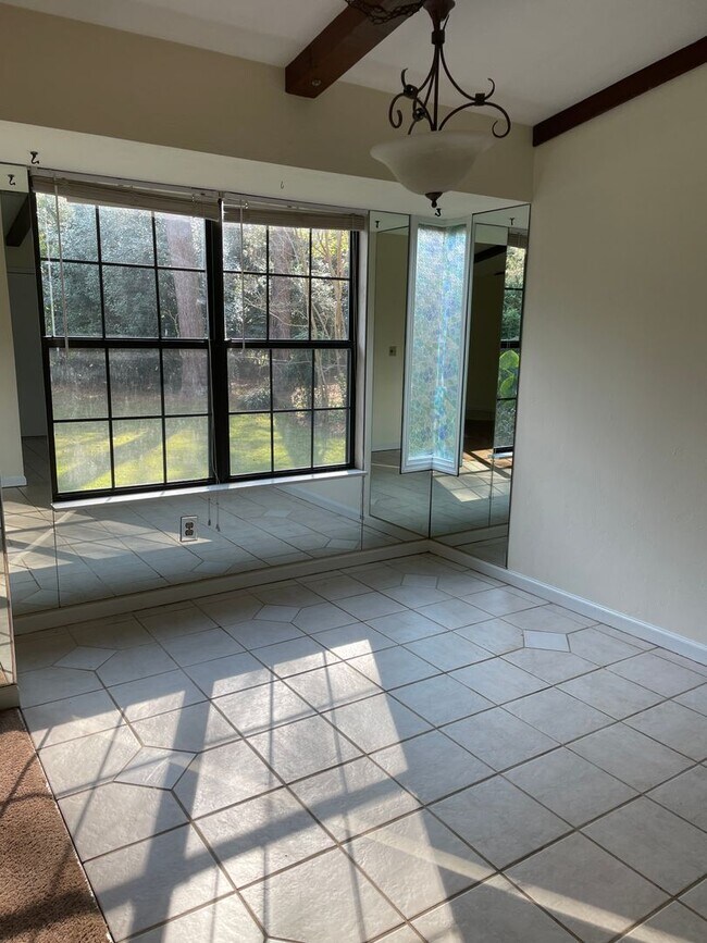 Building Photo - 3/2 House in NE Tallahassee