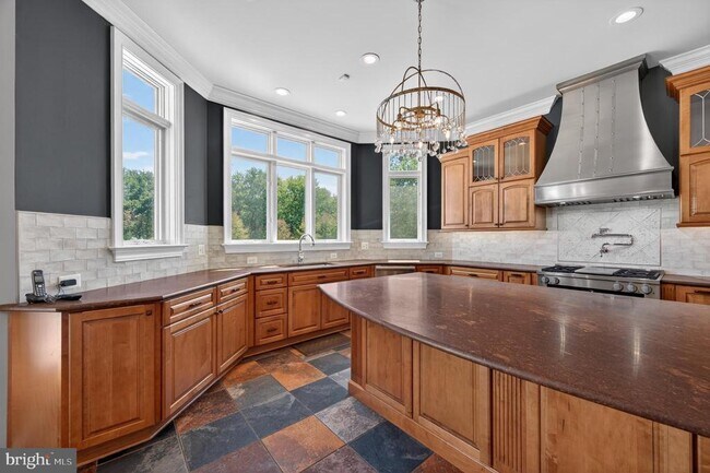 Building Photo - 13071 Haddonfield Ln