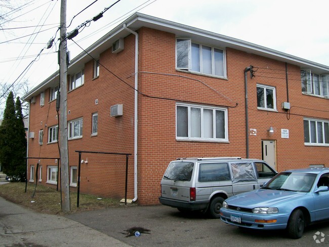 Building Photo - 3537 11th Ave S