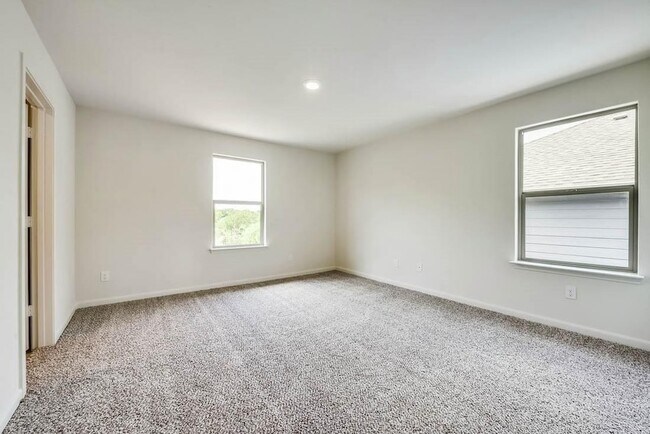 Building Photo - 1226 Parker Dr