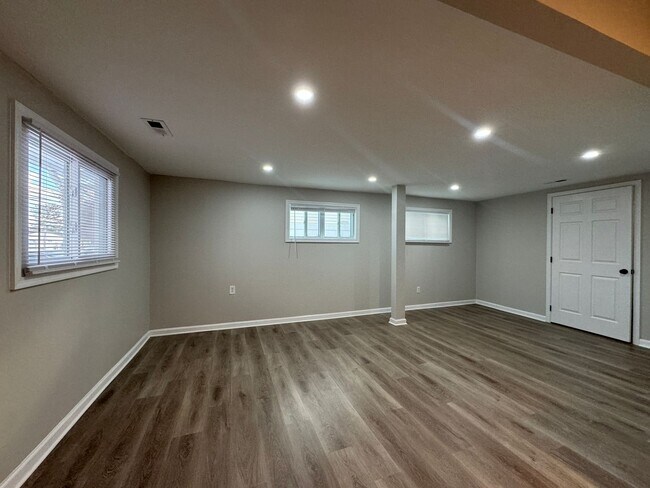 Building Photo - Lovely Ranch Home in a Great Area!