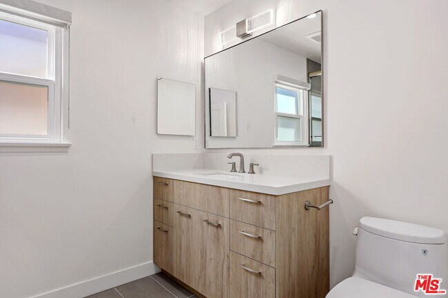 Building Photo - 12849 Tiara St