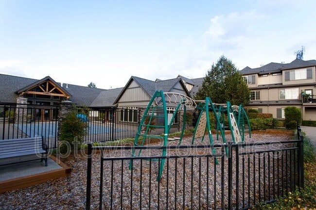 Building Photo - 7894 NE Miriam Way