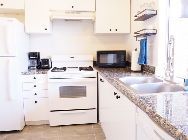 Building Photo - 6127 Meadowhaven Ln