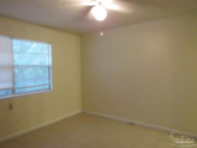 Building Photo - 4965 Catalina Cir