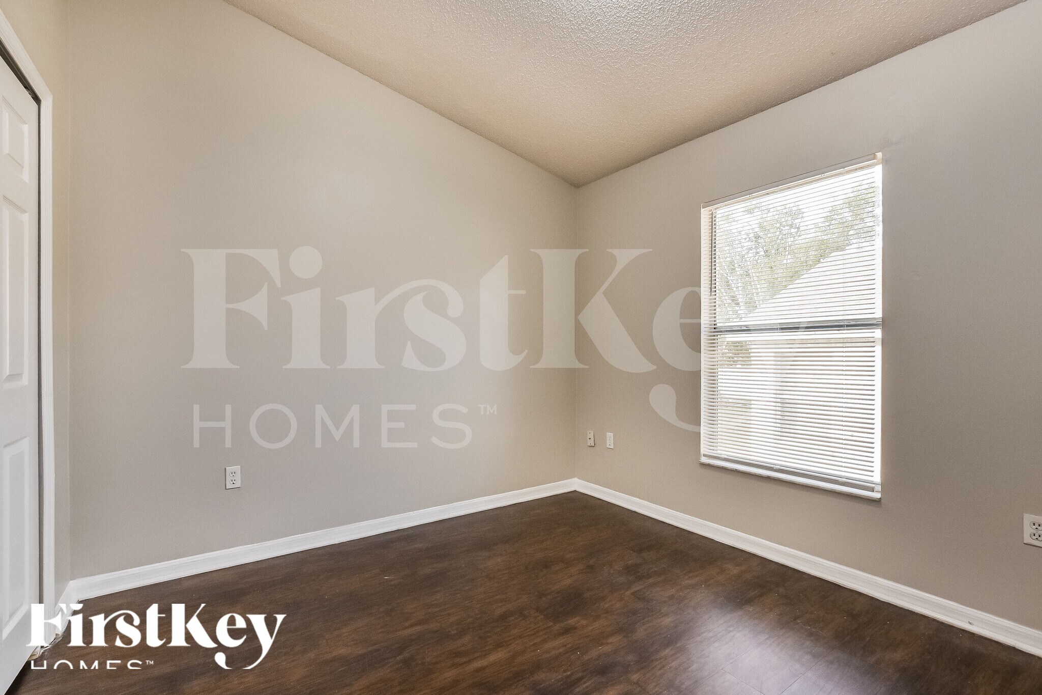 Building Photo - 7432 Little Pond Ct