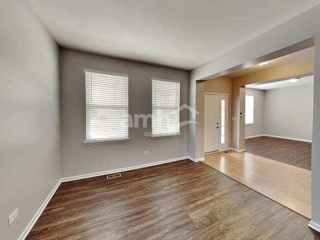 Building Photo - 2717 Avalon Ln