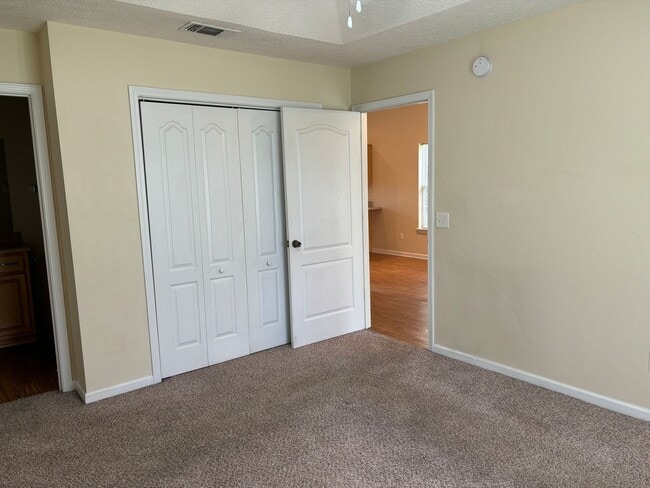 Building Photo - 3611 Eagle Ln