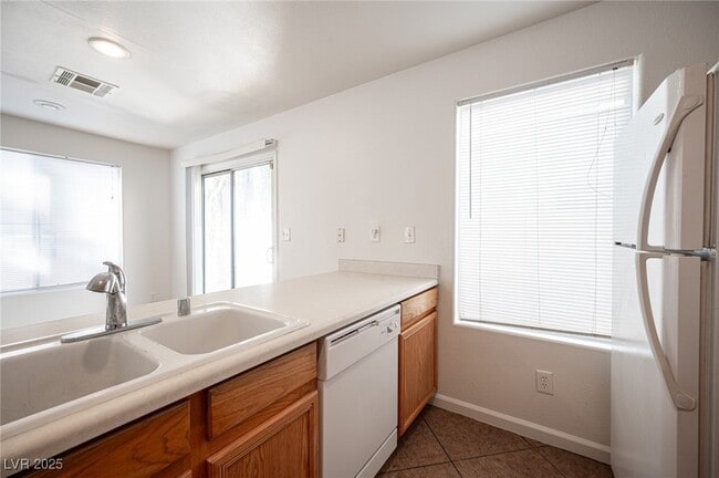 Building Photo - 5928 Strayhorn Ct