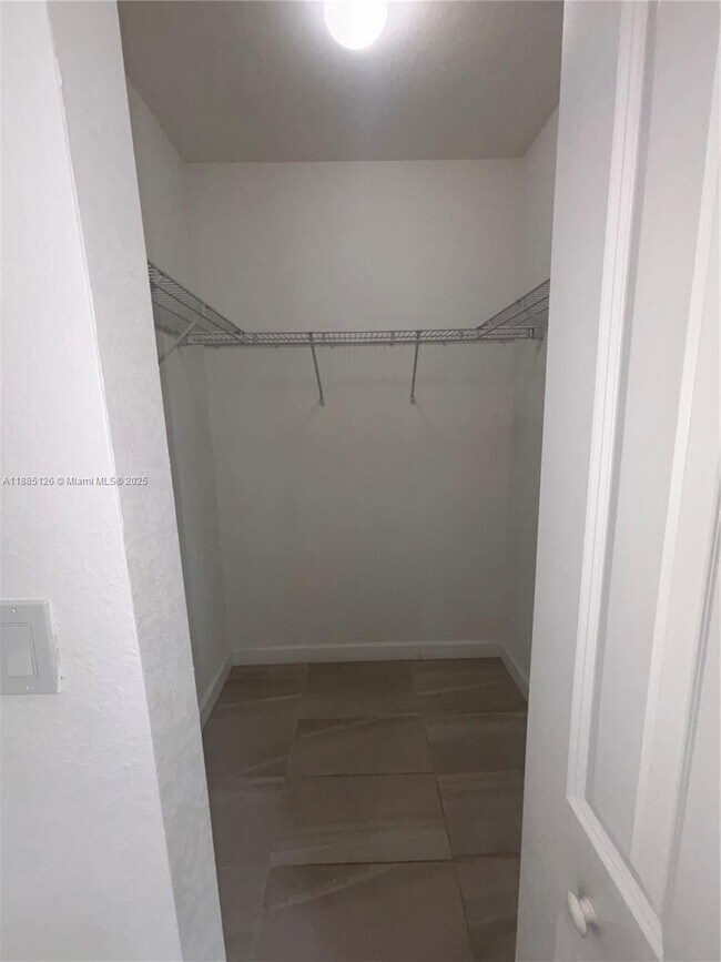 Building Photo - 1238 NW 4th Ln