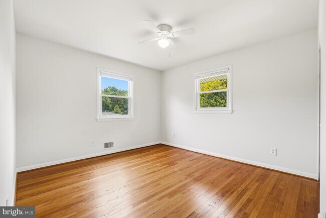 Building Photo - 11840 Enid Dr