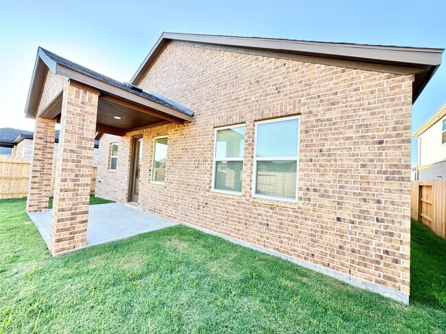 Building Photo - 21823 White Stone Creek Dr