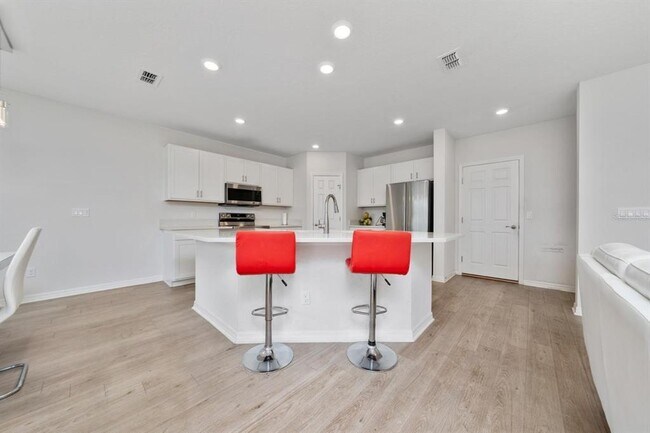 Building Photo - 18 Polermo Ave