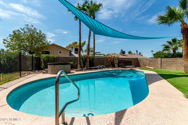 Building Photo - 8307 E Buena Terra Way