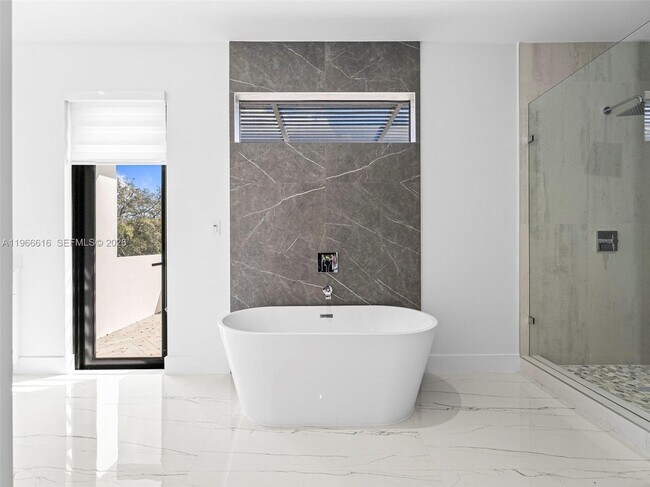 Building Photo - 17902 SW 149th Ct