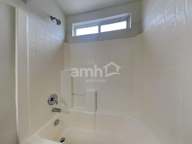 Building Photo - 1754 W Oakley Way