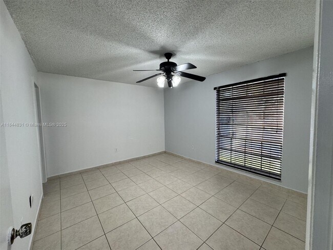 Building Photo - 7101 Miami Lakes Dr