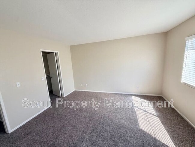 Building Photo - 43174 Teramo St