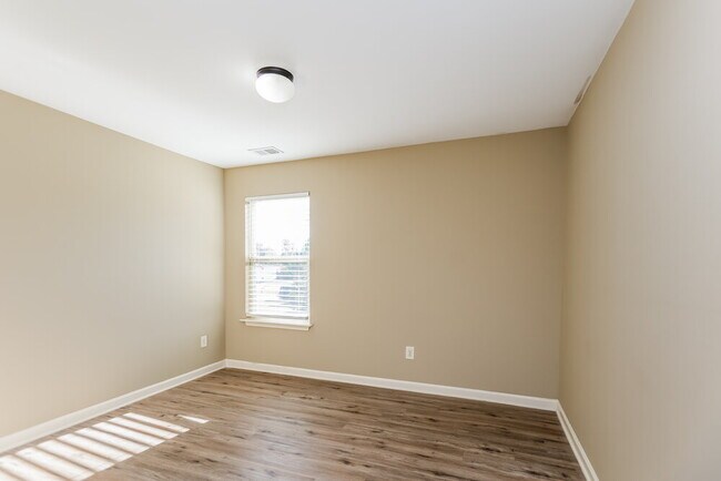 Building Photo - 75 Hamil Ct NW