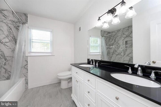 Building Photo - 1226 Fleetwood Rd