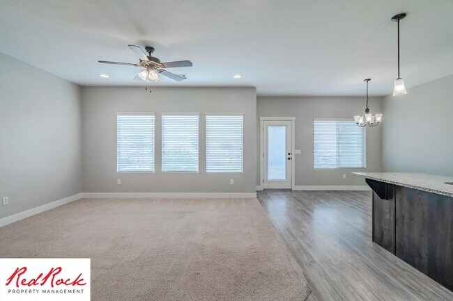 Building Photo - 4 Bedroom Spacious St. George Home with Large Backyard