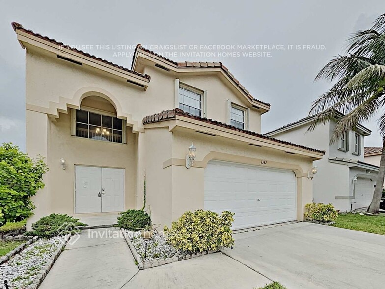 Building Photo - 1382 SW 106th Ave