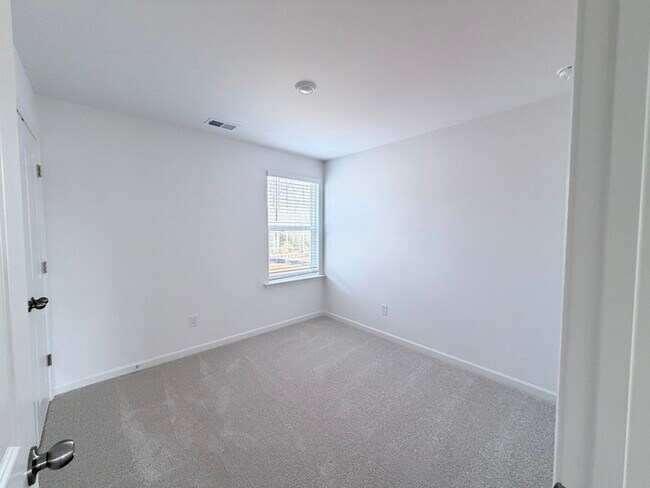 Building Photo - 173 Elijah St