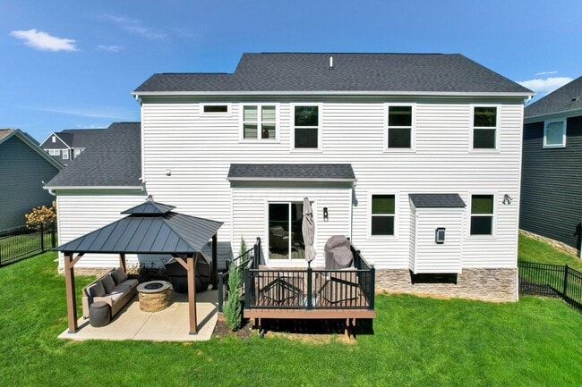 Building Photo - 354 Passina Rd