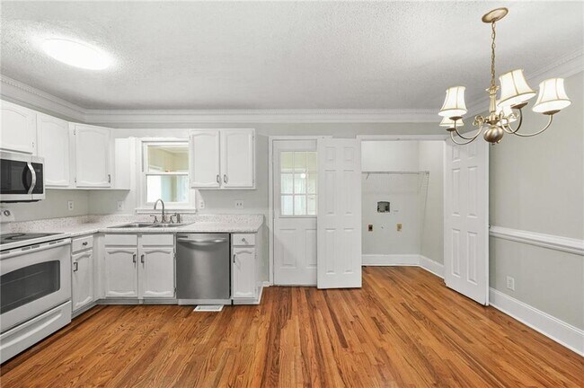 Building Photo - 140 Davis Mill Ct