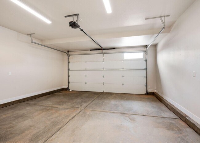 Building Photo - 4092 S 545 E